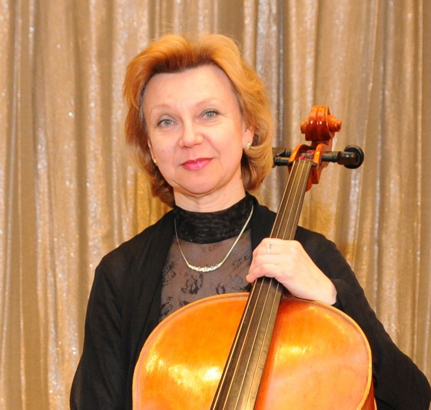 Замкова Ганна Валентинівна.Викладач по класу віолончелі